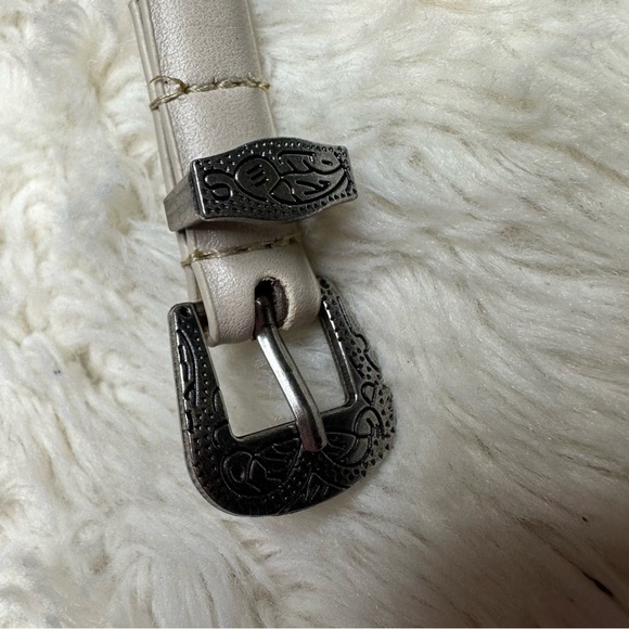 Belt Thin White - Picture 7 of 16